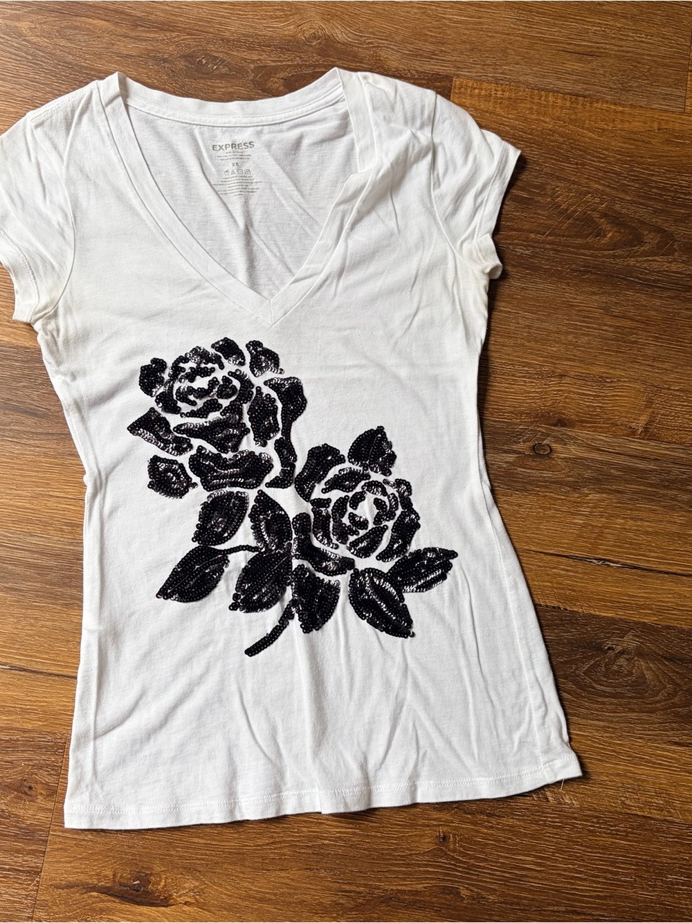 Express White V-Neck Tee with Black Sequin Rose Motif - xsmall